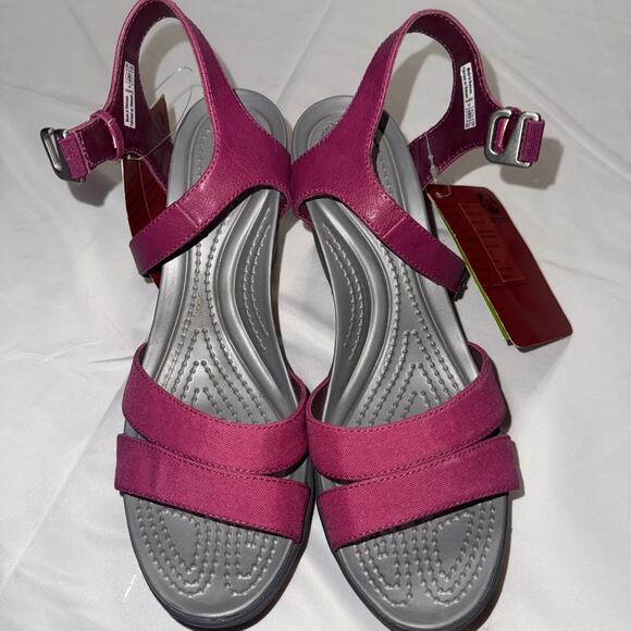 Crocs Leigh II Ankle Strap Wedge Heel Sandal Berry Size 7 Comfort Excellent - Picture 1 of 8